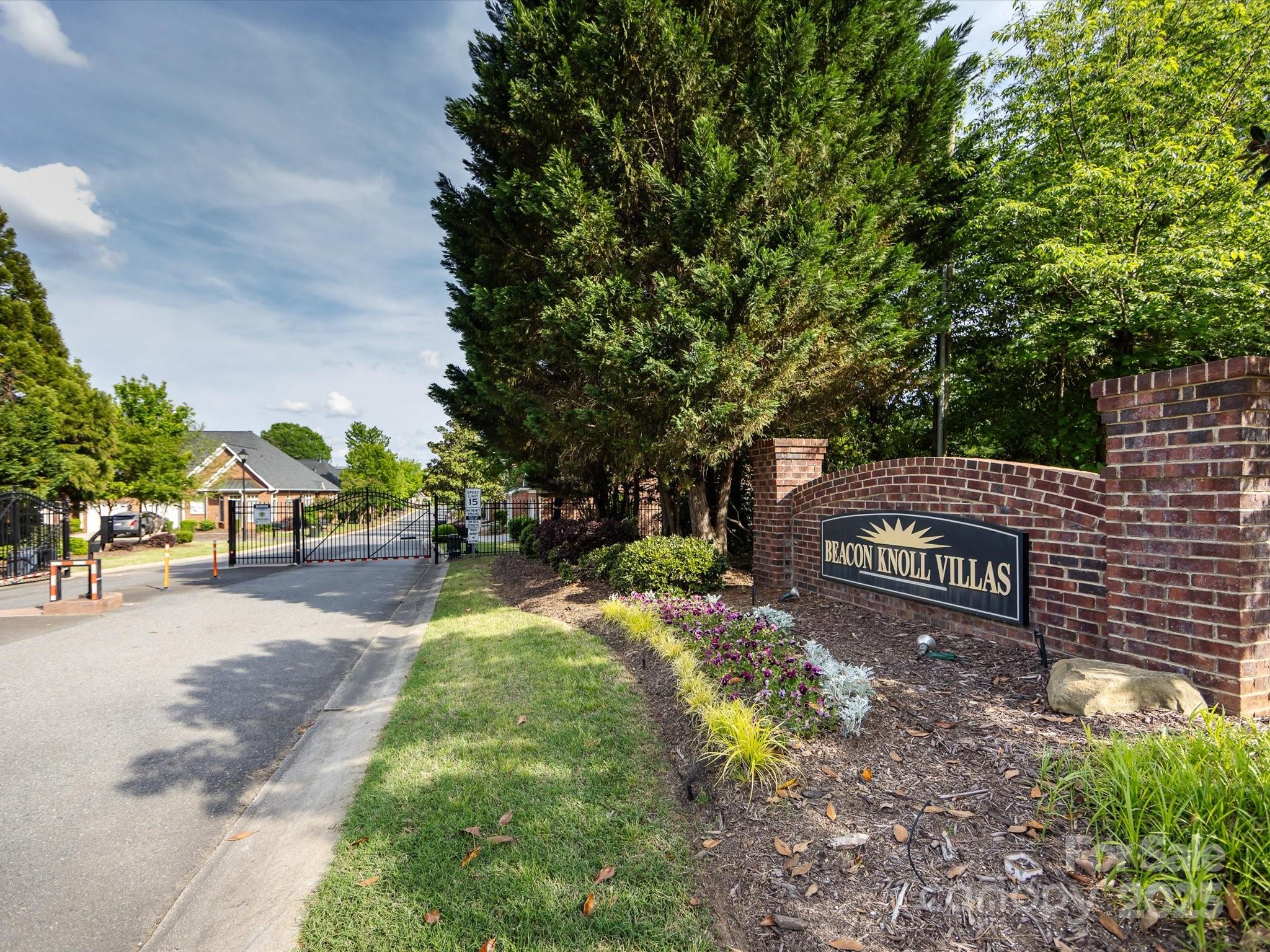 Beacon Knoll Villas - Residential