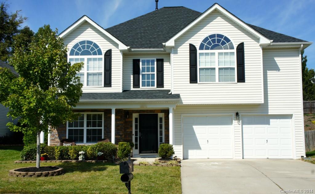 Immaculate, ready to move in home. Gorgeous floor plan, sunken living room, beautiful upgraded kitchen with SS appliances and granite countertop and eat in area. Upgrade flooring, huge master bedroom with sitting area, granite in bath, vaulted ceilings and very nice touches throughout the home. Owners take pride of their home and it shows. Beautiful fenced in backyard with tons of privacy in the back. New roof installed 2011. Minutes to Ballantyne's shopping and restaurants.