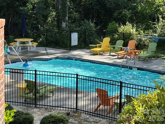 Fox Glen Condominium - Residential