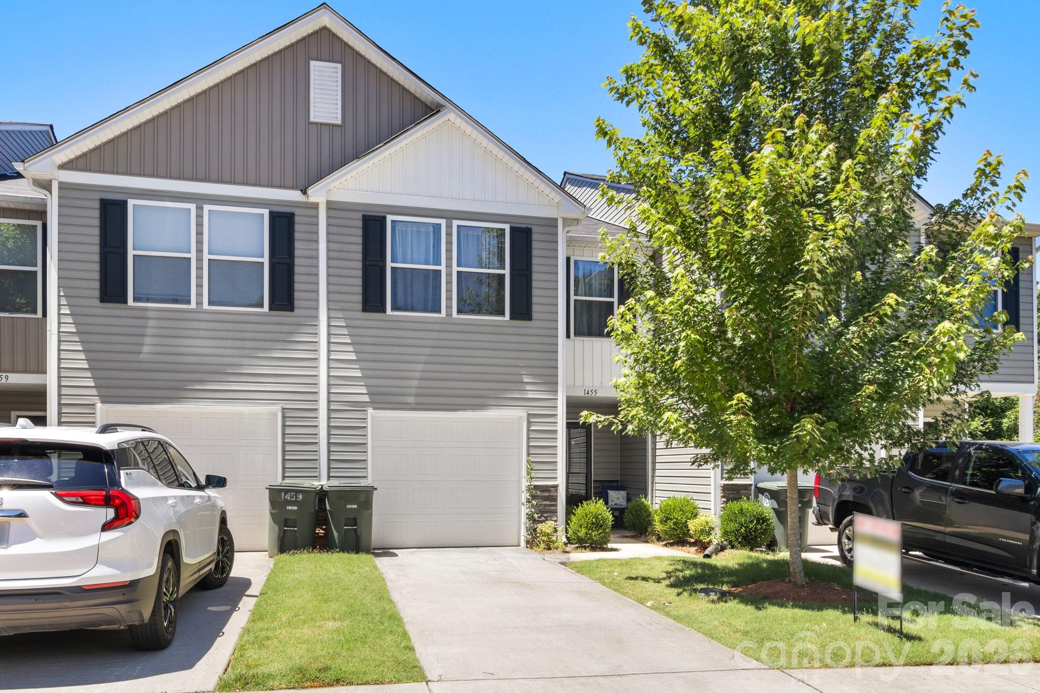 Oak Ridge Townhomes - Residential