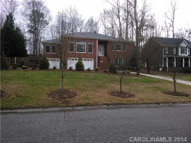 This house is awesome! Over 4000 heated sf, over a 1000 sf garage that will fit several cars, beautiful hardwood & tile floors on the main level, large eat in kitch & sep formal dinning room, arched doorways, granite, new stainless steel appliances, fresh nuetral paint, large master suite, all bedrooms with large closets, finished basement that would be great for pool table and a bar/movie room.