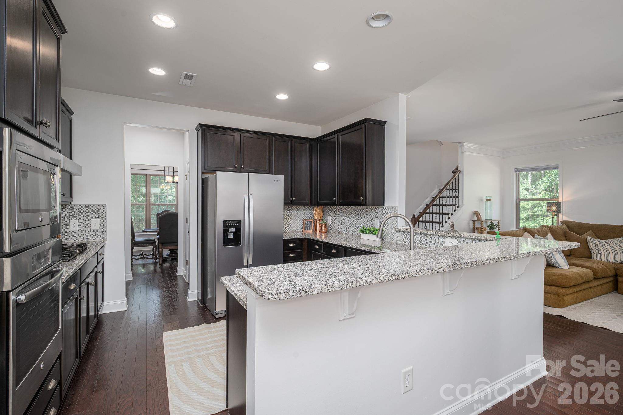 The Peninsula At Bayshore - Residential