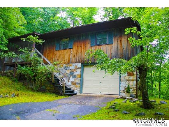 3bedroom / 2 bath floorplan with a 2 bedroom septic. Incredible primary residence and/or investment property in great location.  Priced $42,400 below tax assessed value for a quick sale.
