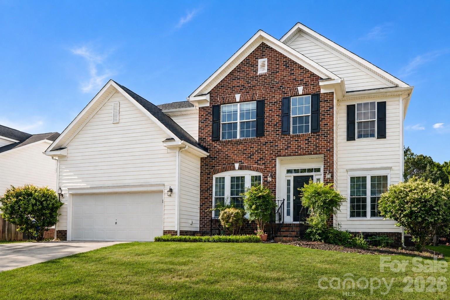 *HUGE PRICE IMPROVEMENT* Don't miss this beautiful 4BR/3BA home in the Somerset neighborhood! Close proximity to Waxhaw and Charlotte and located in the Rea View Elementary/Marvin Ridge school district. Features include a new roof installed in 2025, fresh interior paint throughout, and an open-concept floor plan with abundant natural light. The home also offers a fenced backyard with a private pool, providing great outdoor living space. Community amenities include a clubhouse, pool, pickleball courts, and tennis courts. Seller is providing a home warranty that renews in June.