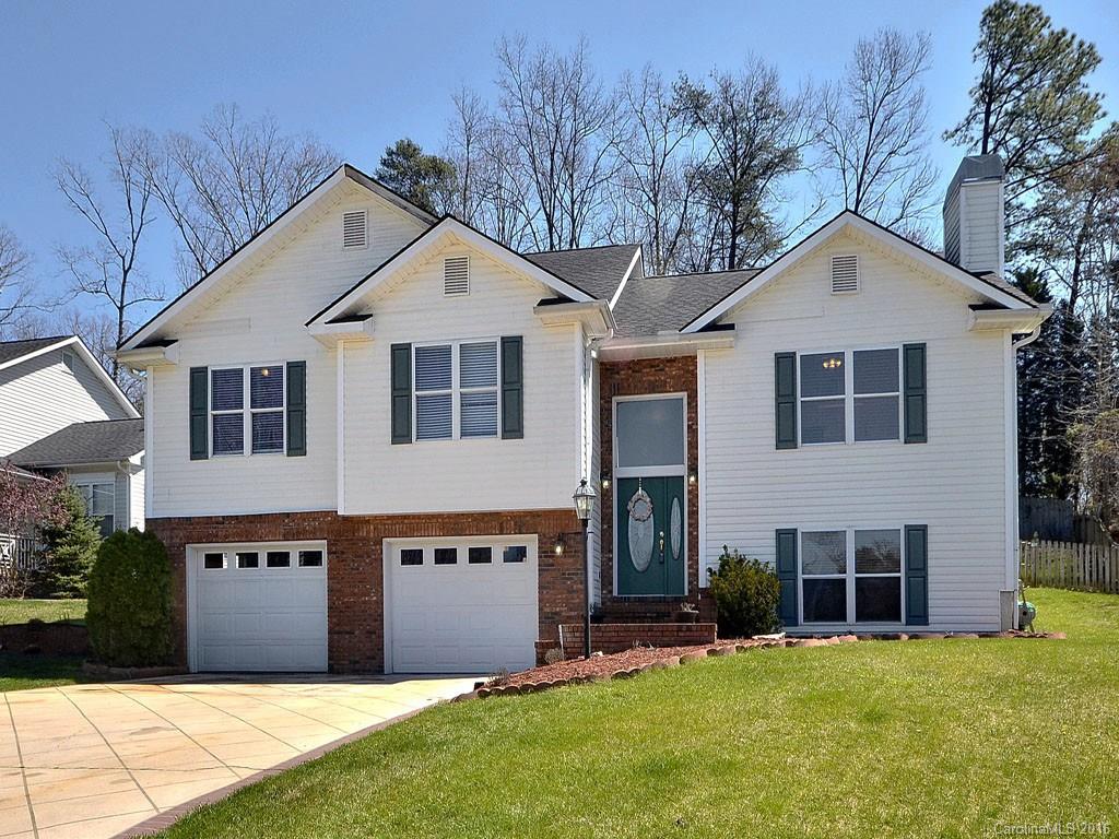 Custom Built one owner home on great lot in cul-de-sac Hugh family room Oak Blinds in living room Recently painted. Huge finished family room or man cave with gas log/ fire place and full bathroom. Security System pre-paid through 2016. Totally fenced back yard with beautiful water feature, out door entertaining area. Year-round mountain views. Over sized 2 car garage with plenty of space for work shop or storage. TC school district. Close to everything.