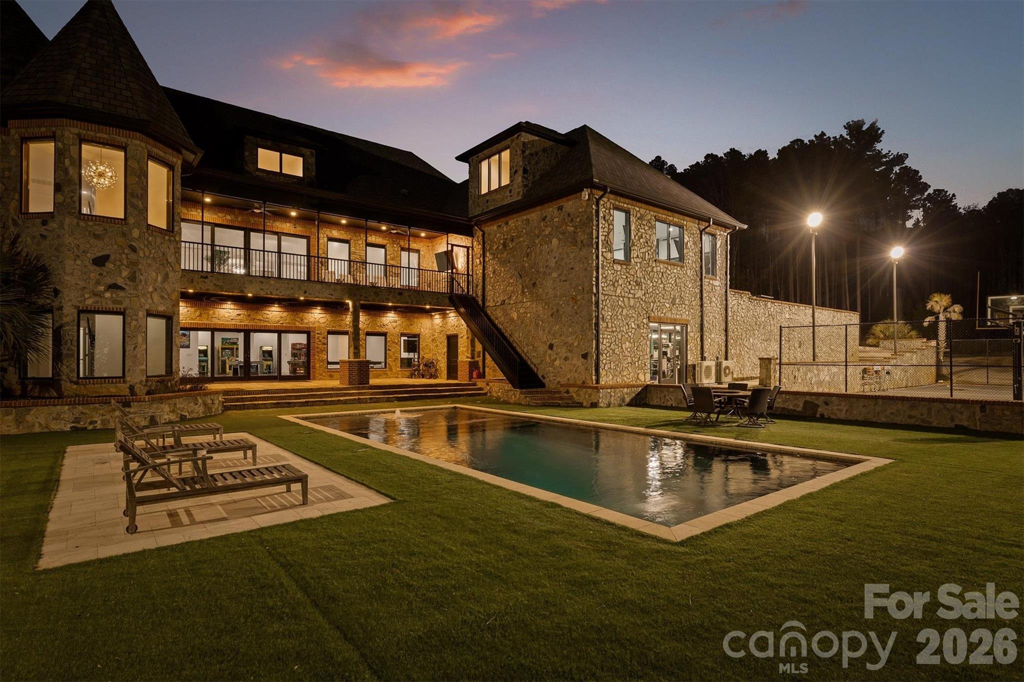 Twin Coves - Residential