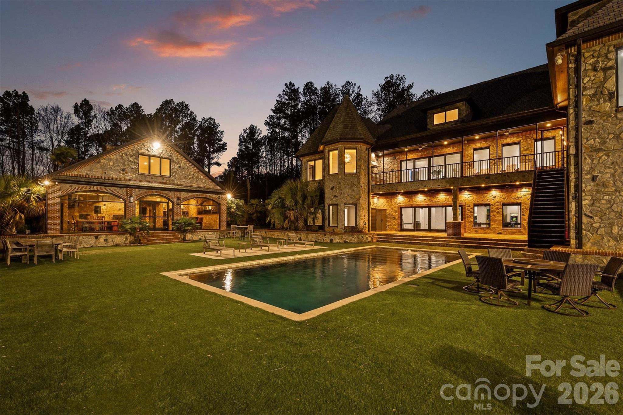 Twin Coves - Residential
