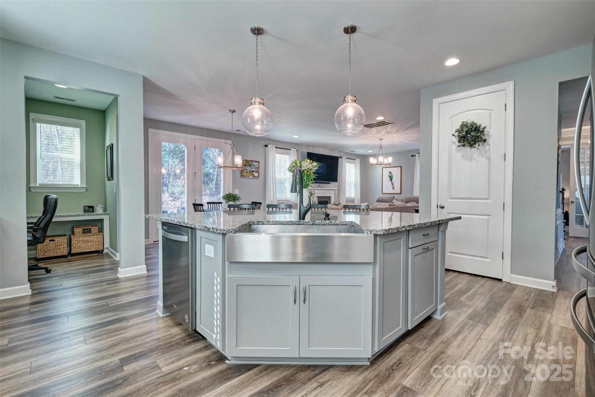 Lake Crest - Residential