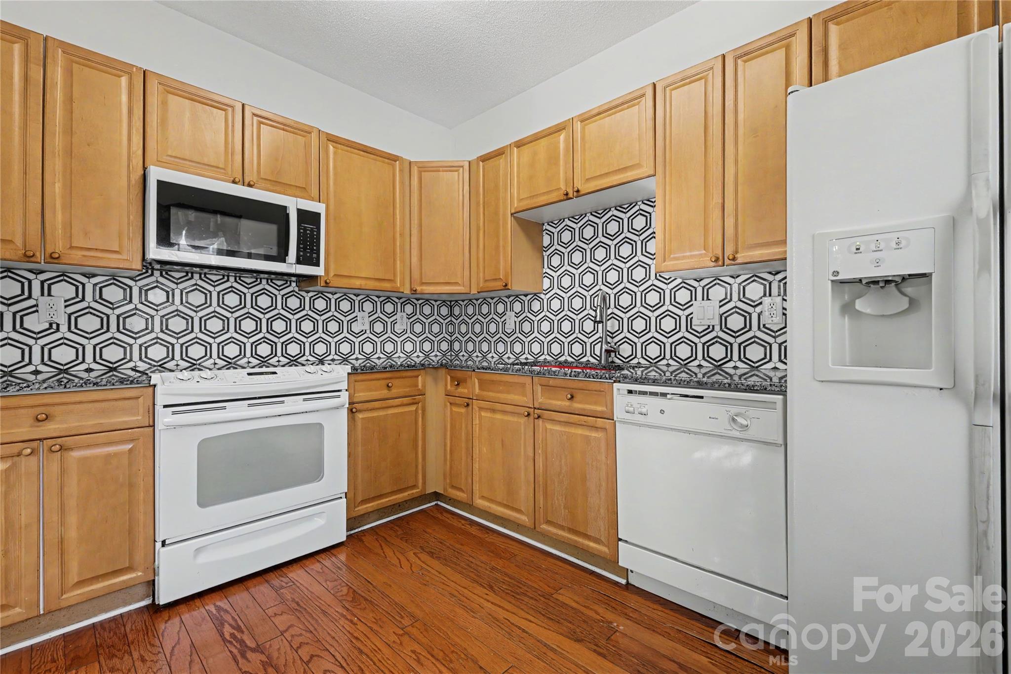 Savannah Townhomes - Residential