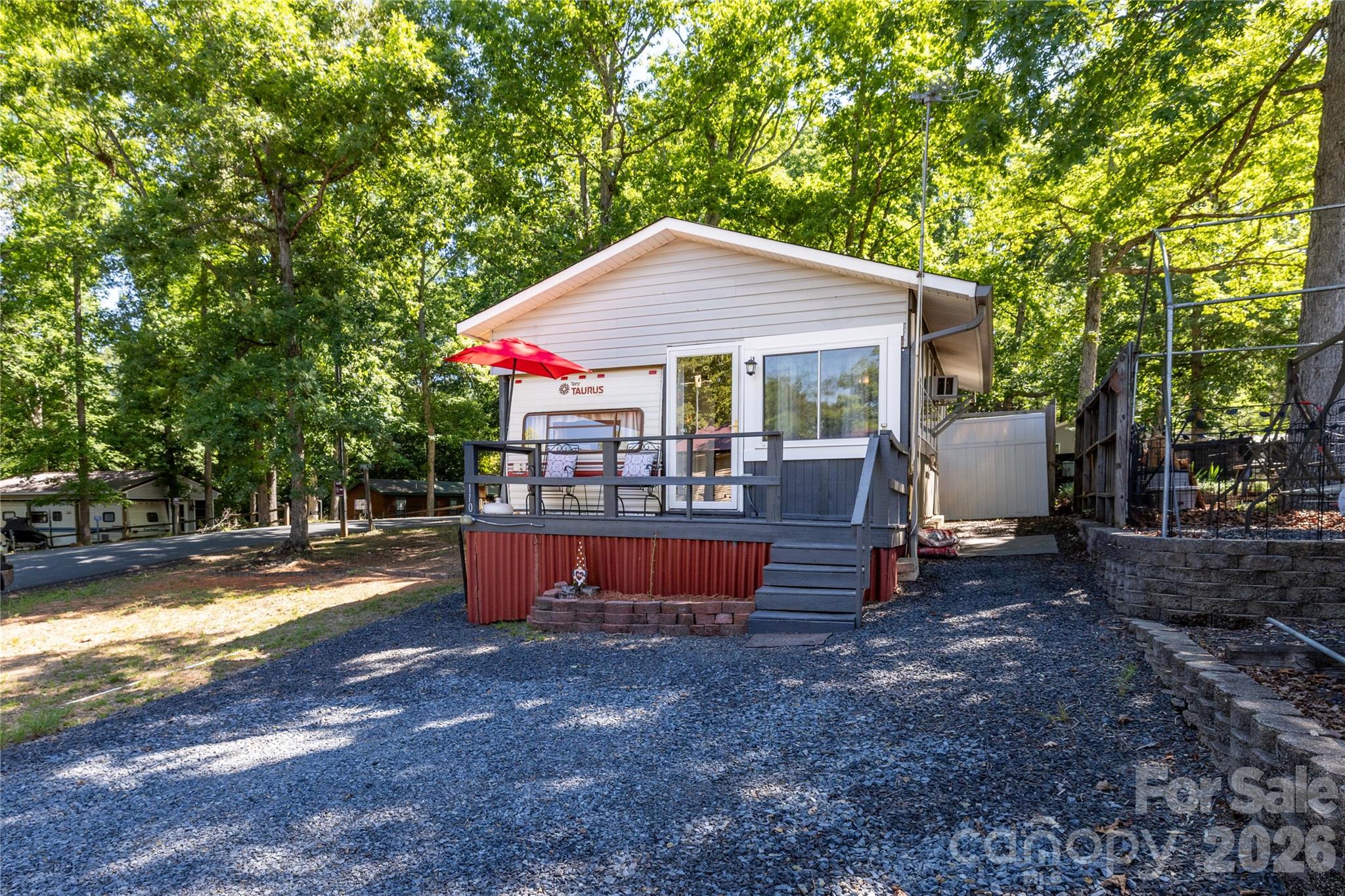 Twin Harbor - Residential