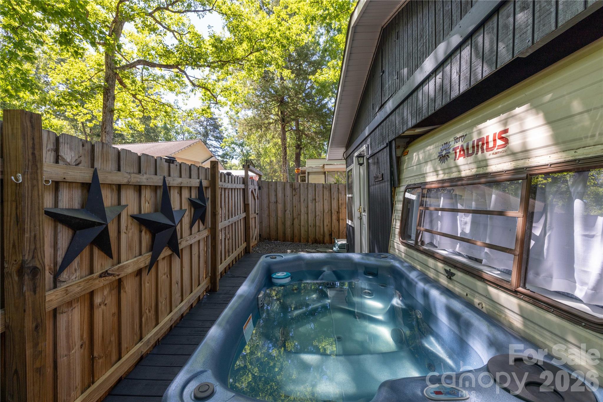 Twin Harbor - Residential