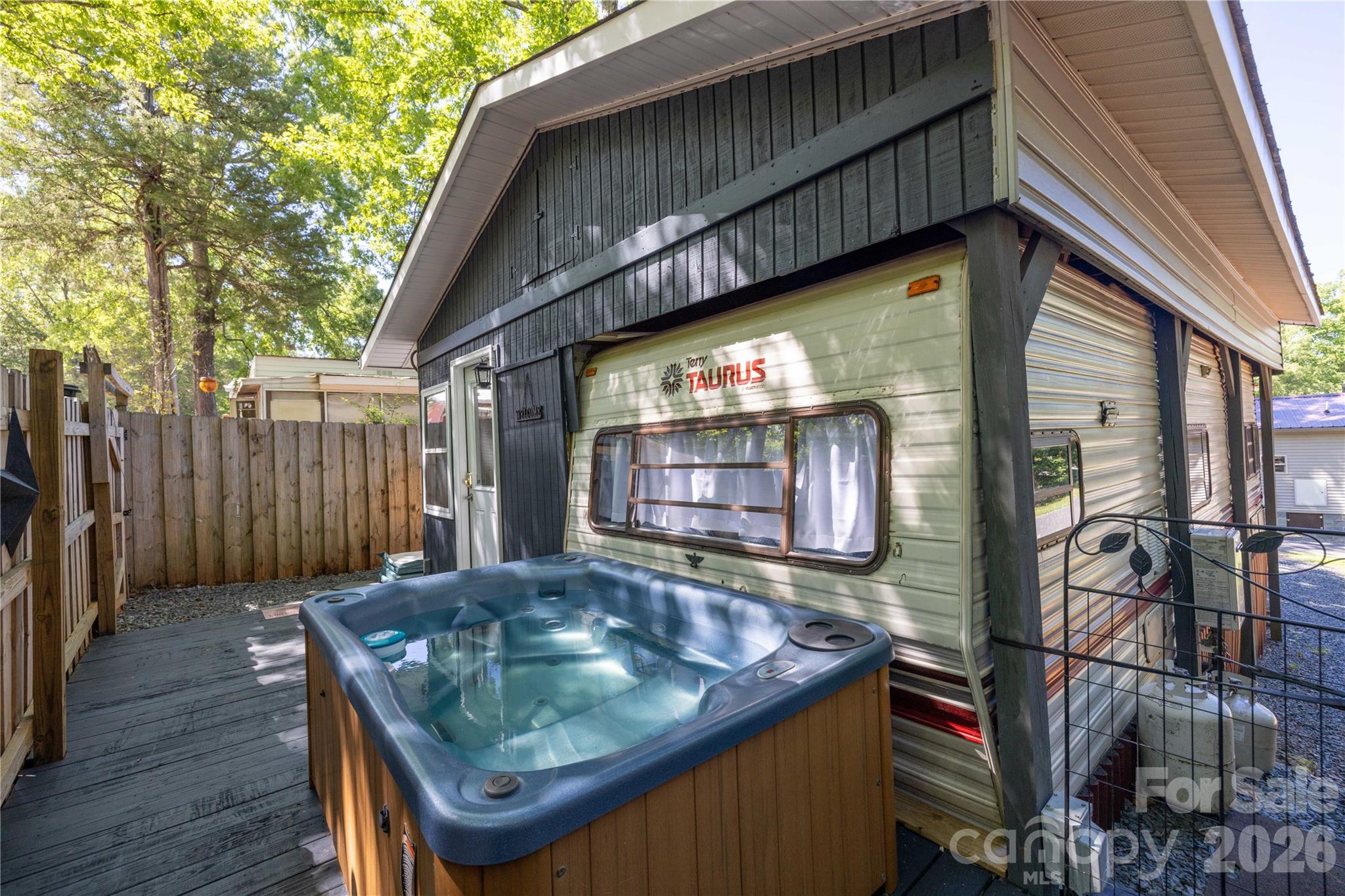 Twin Harbor - Residential