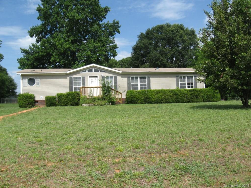 Spacious manufactured home, Split Floor Plan, oversized Great Room has space for Dining area, Abundance of cabinet in the Large Kitchen,  Step down to Den features Fireplace and sliding door to patio area.  New Heat Pump system July 2014. See Attachment for PAS requirements & WFHM offer submittal information in MLS document section.