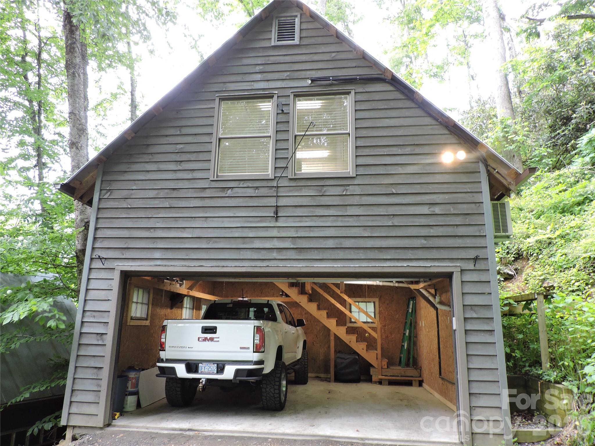 Shoot Out Mountain - Residential
