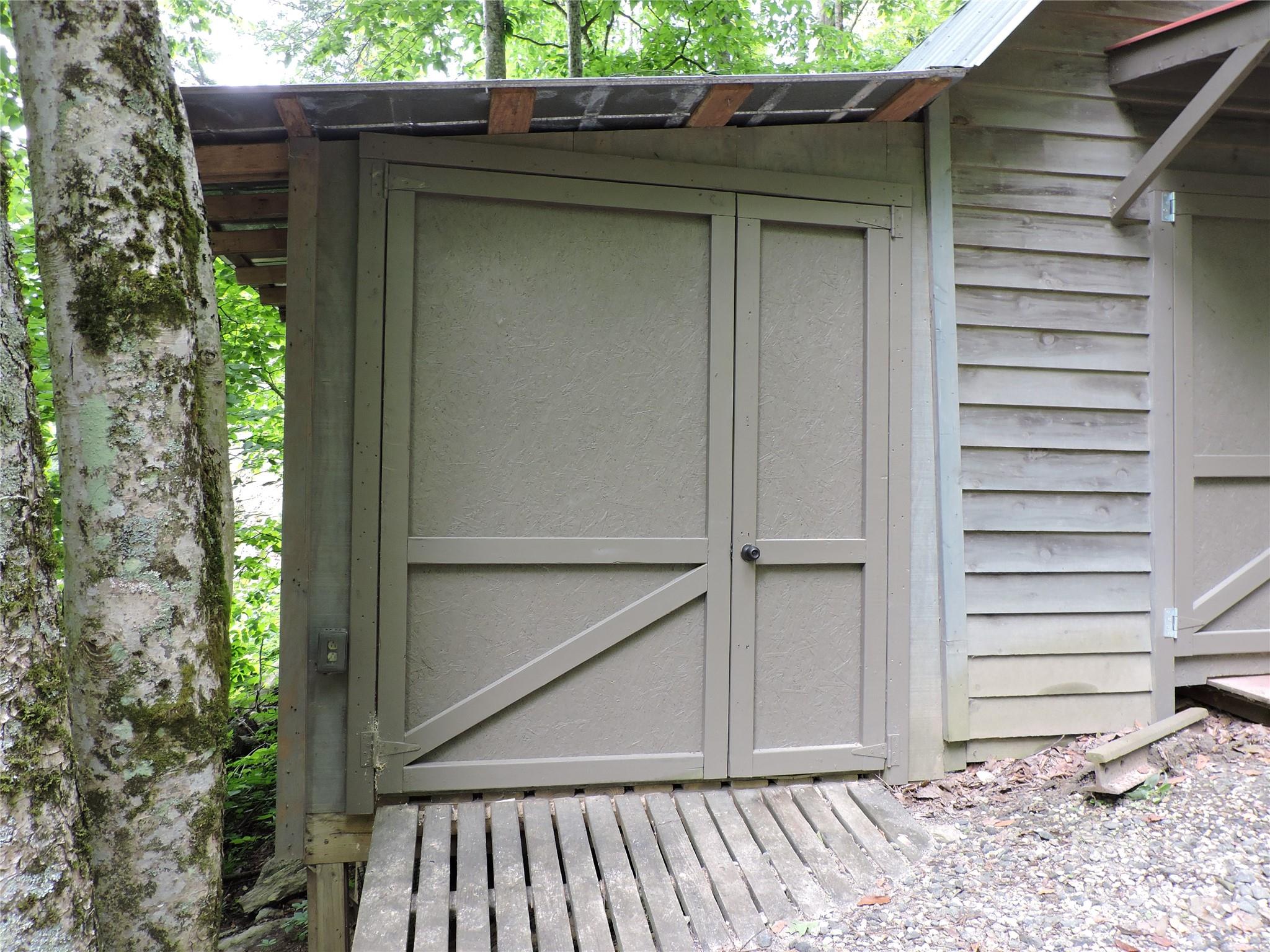 Shoot Out Mountain - Residential