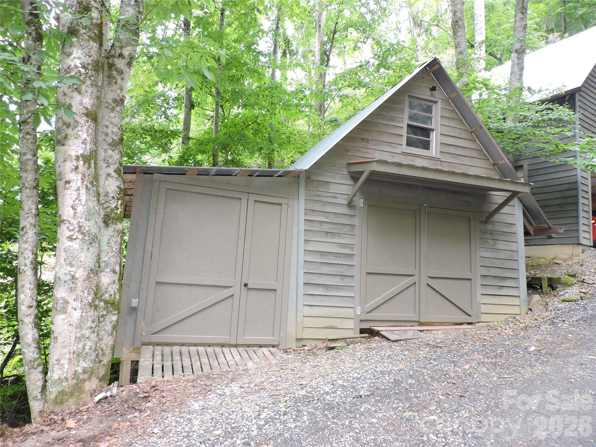 Shoot Out Mountain - Residential