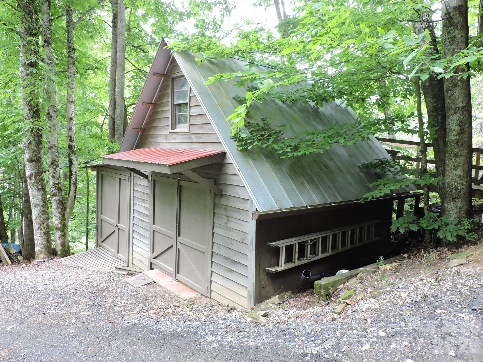 Shoot Out Mountain - Residential