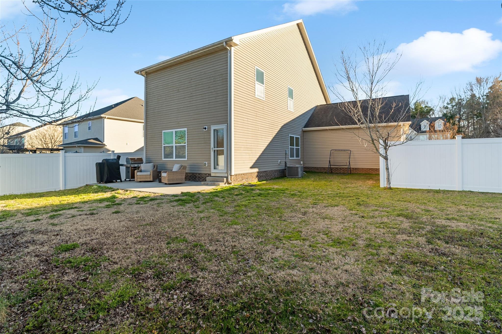 Ellis Pond - Residential