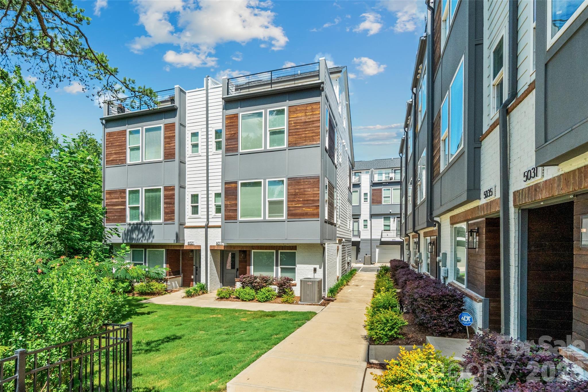 LOSO Terraces - Residential