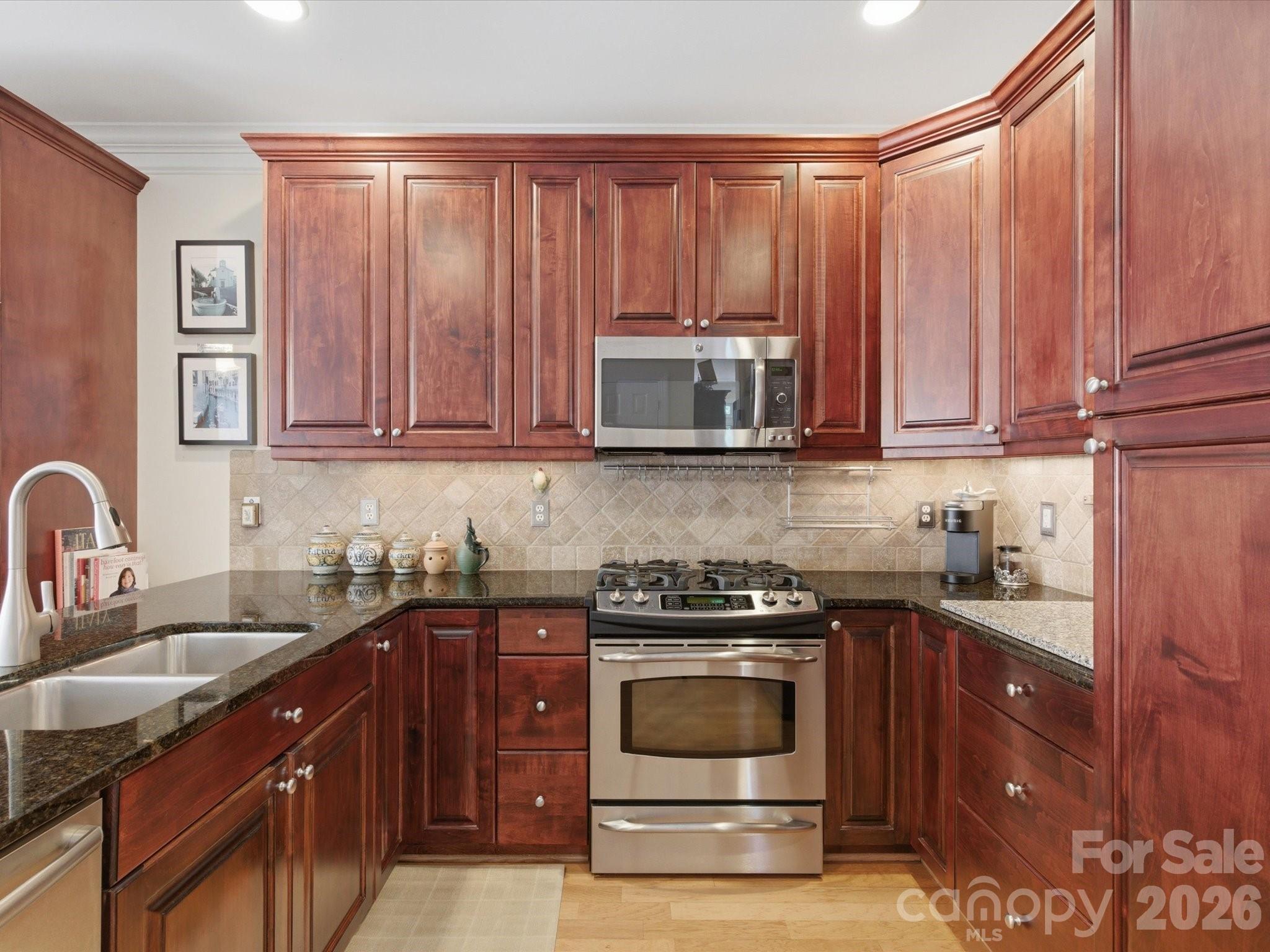 Beacon Knoll Villas - Residential