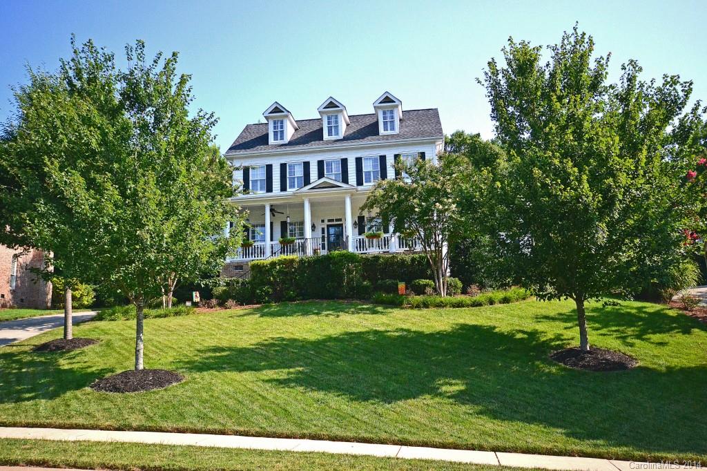Holiday Special! $5,000 towards closing costs! Immediate move in! Beautiful 5 bedroom, 3.5 bath home in the sought after community of Springfield. Features an open floor plan with master retreat, office and study. Many Evans Coghill custom touches throughout. The Springfield community offers many amenities including golf, tennis and swimming. Fort Mill Schools! Just minutes from shopping, dining and Charlotte. Priced below comps!