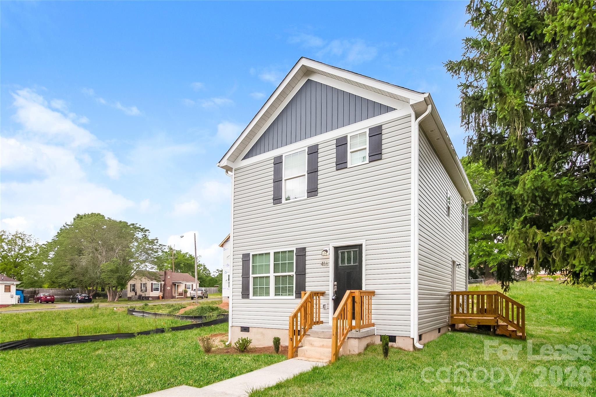 Discover this spacious 3-bedroom, 2.5-bathroom pet-friendly home boasting 1,200 sq. ft. of living space. With ample room to accommodate your needs, this property invites you to explore its possibilities.
