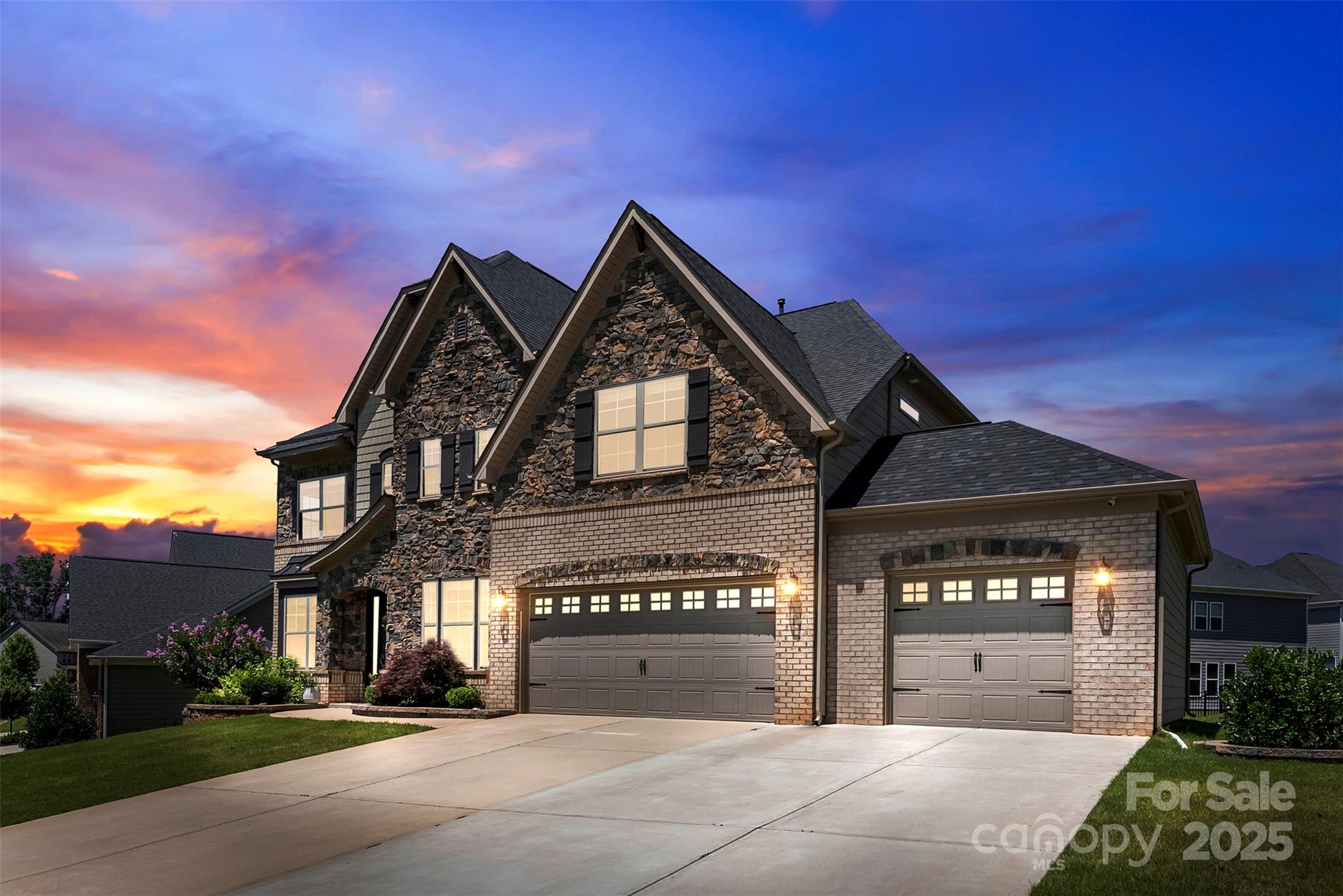 THE RETREAT AT RAYFIELD - Residential