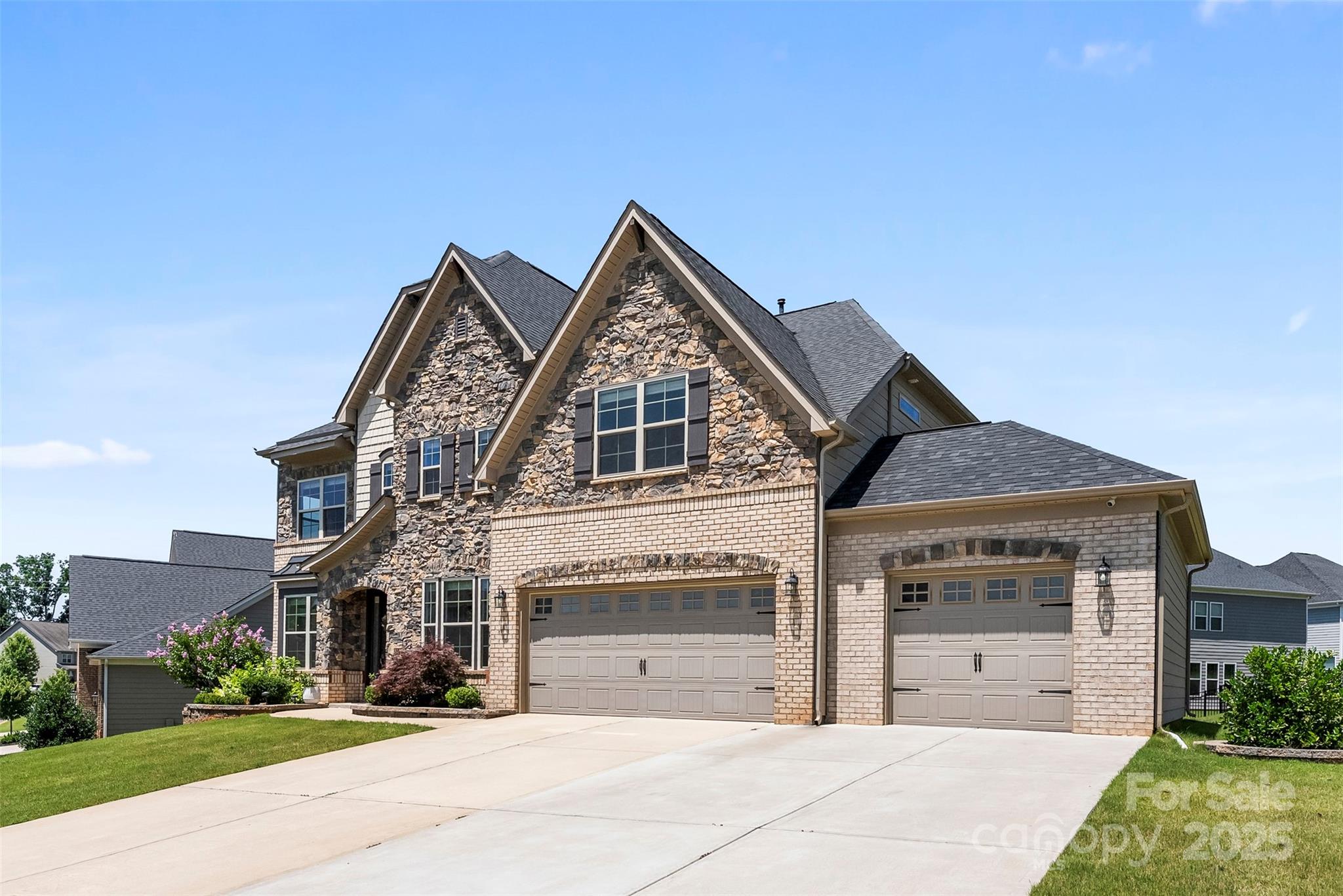 THE RETREAT AT RAYFIELD - Residential