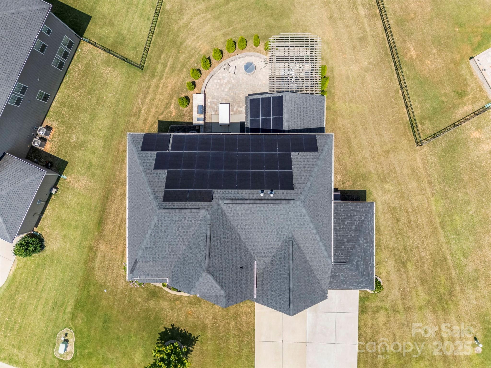 THE RETREAT AT RAYFIELD - Residential
