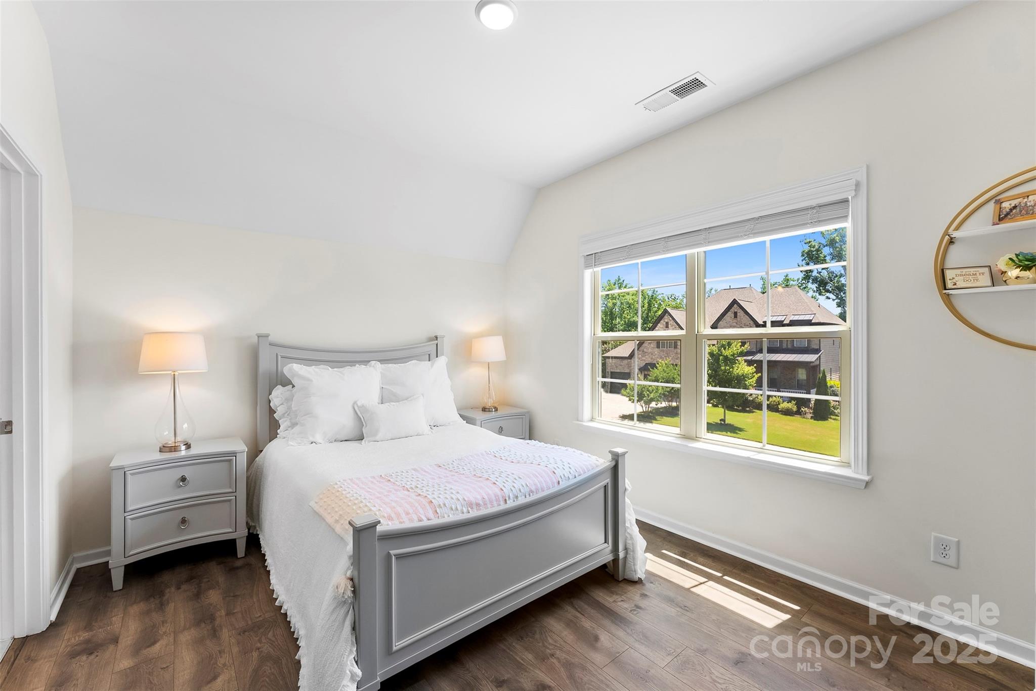 THE RETREAT AT RAYFIELD - Residential