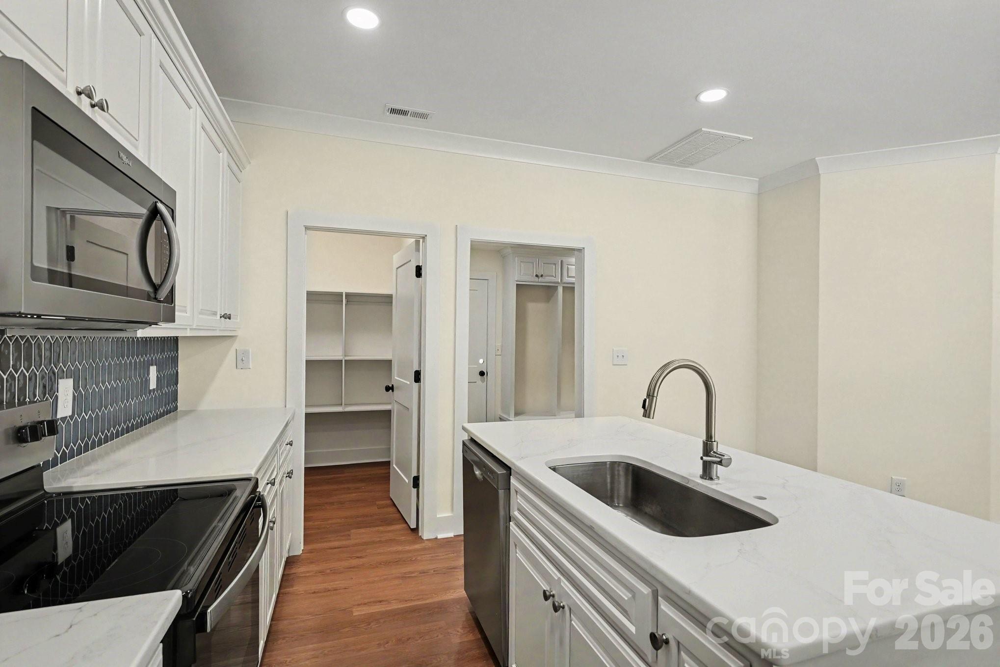 Locust Valley - Residential