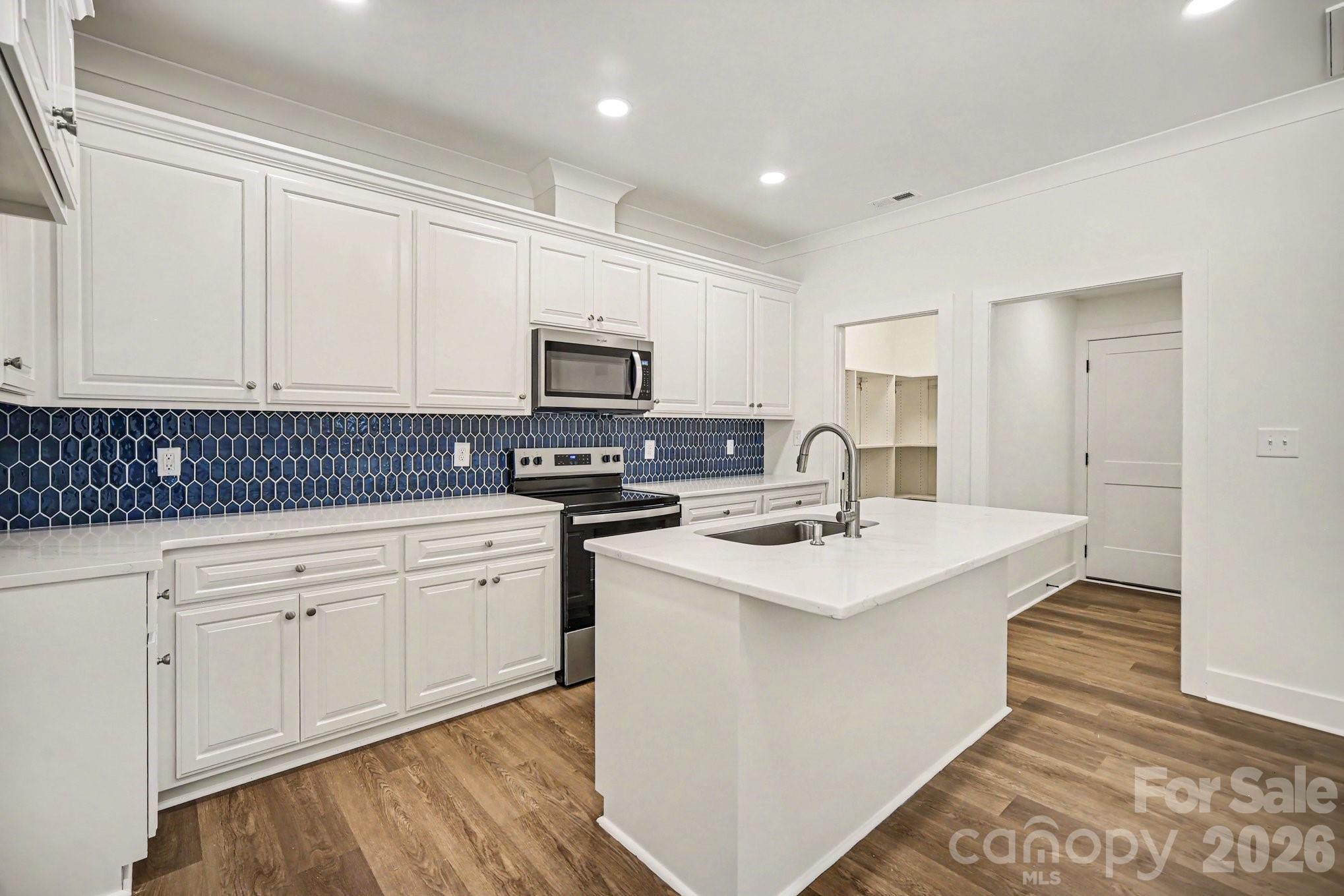 Locust Valley - Residential