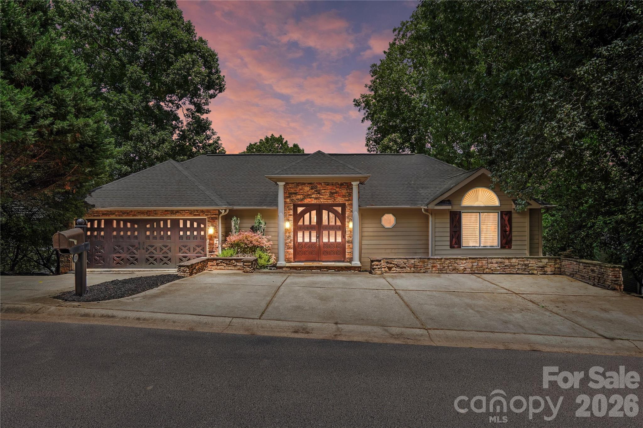 Tega Cay - Residential