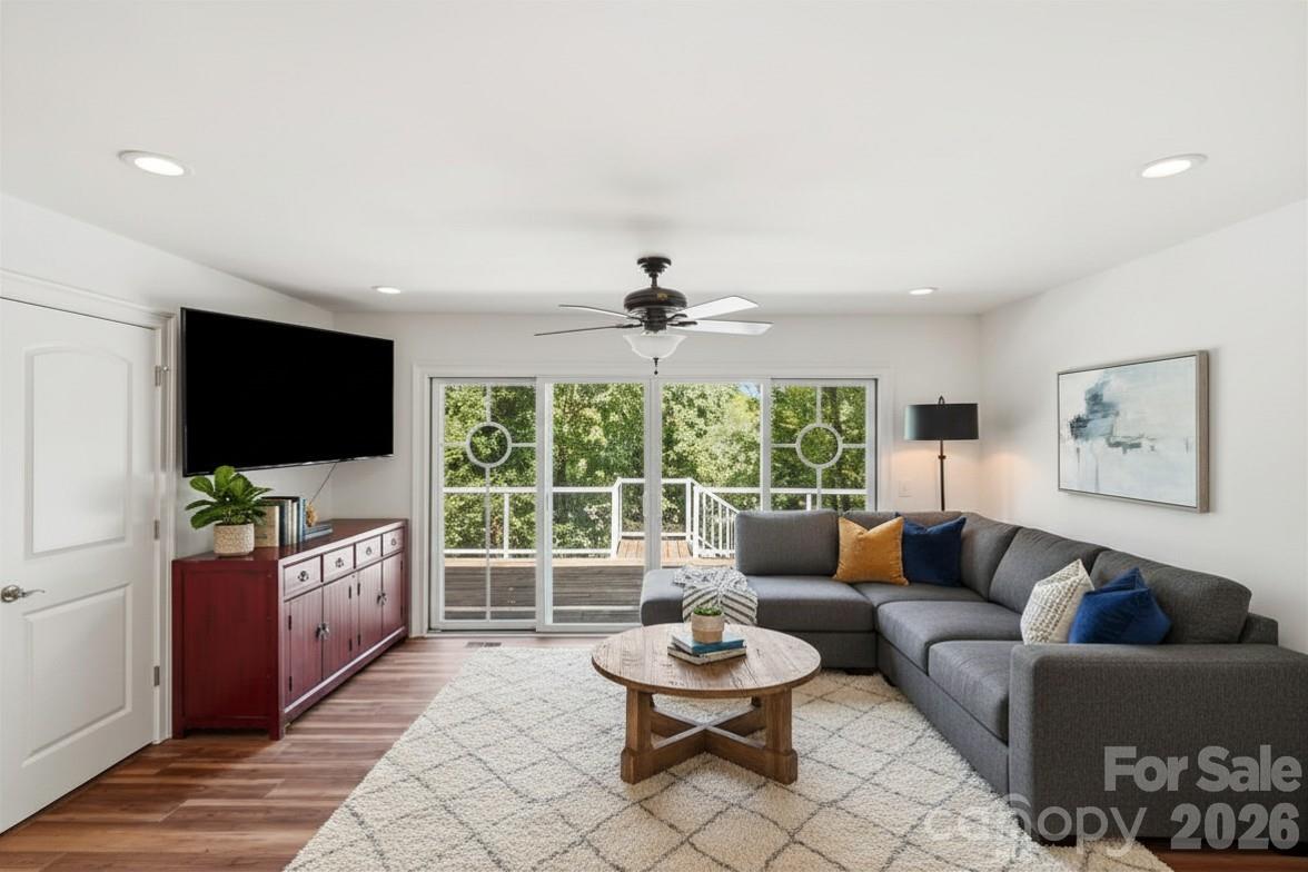 Tega Cay - Residential