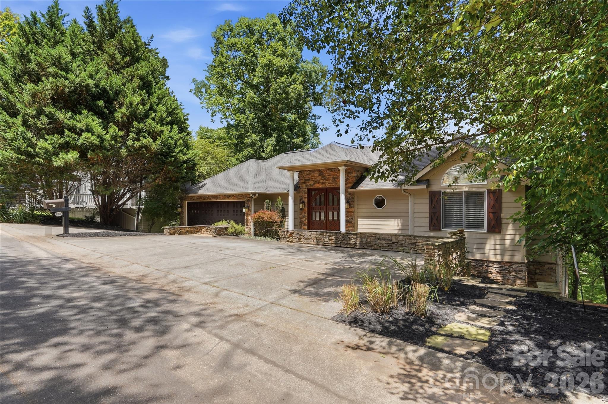 Tega Cay - Residential