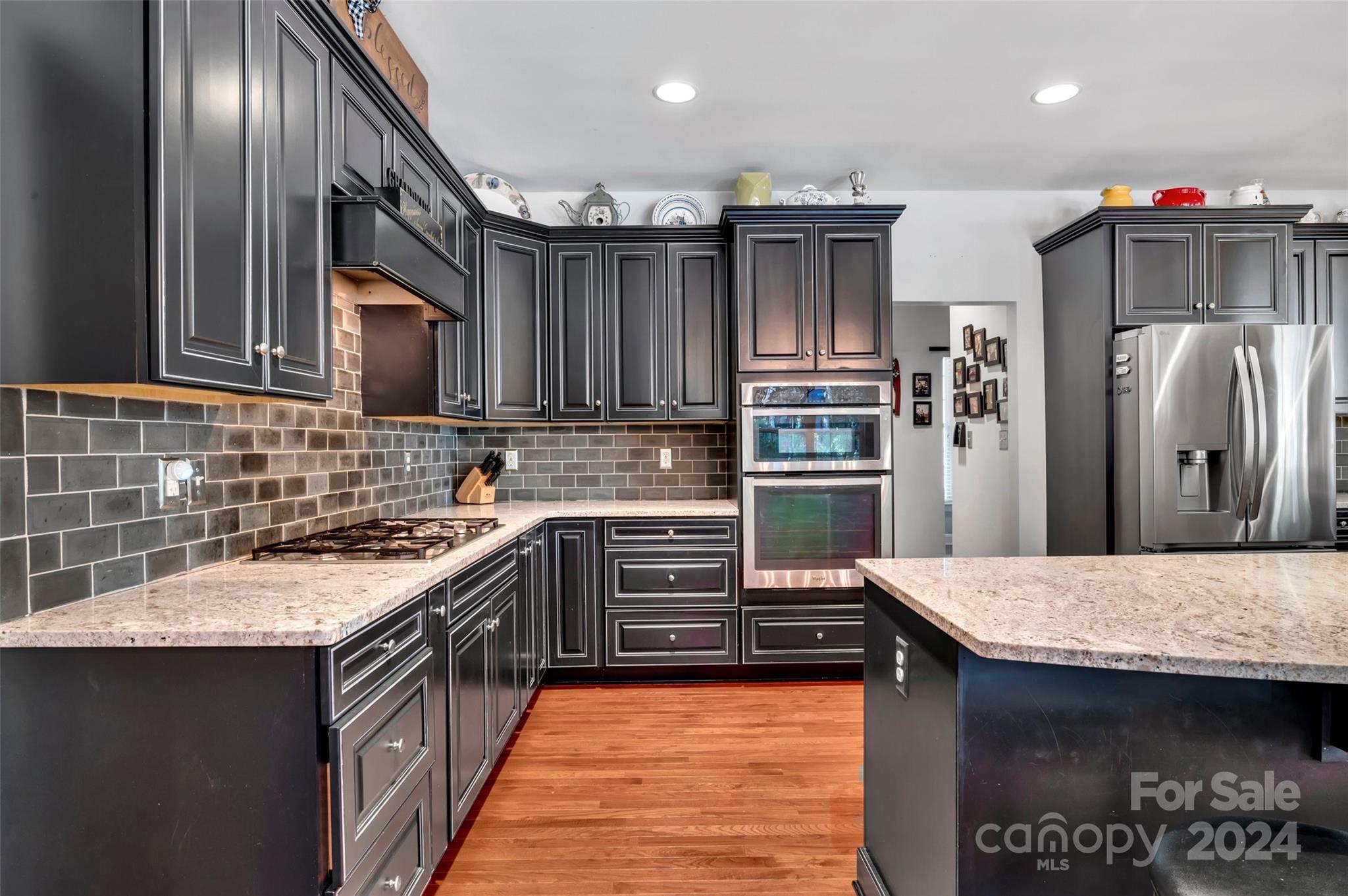 The Coves On River Oaks - Residential
