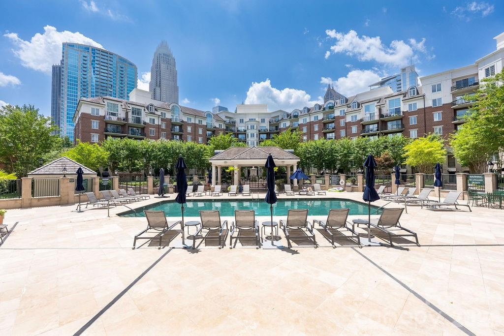 Fifth and Poplar - Residential