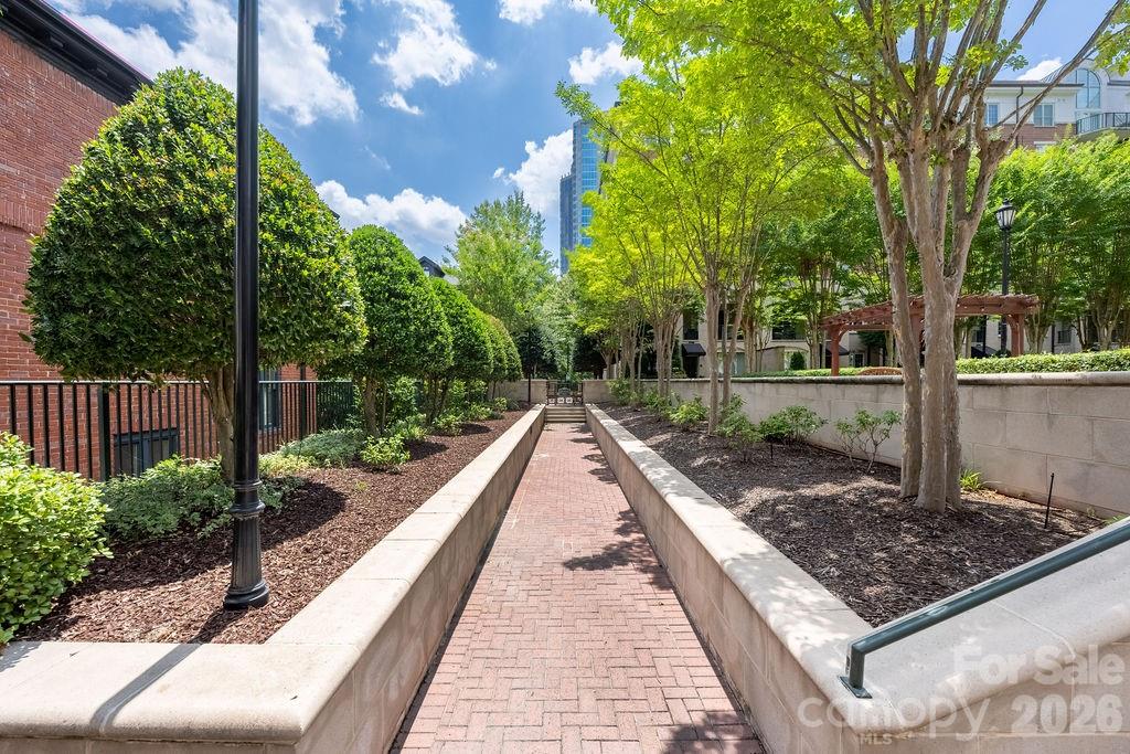 Fifth and Poplar - Residential