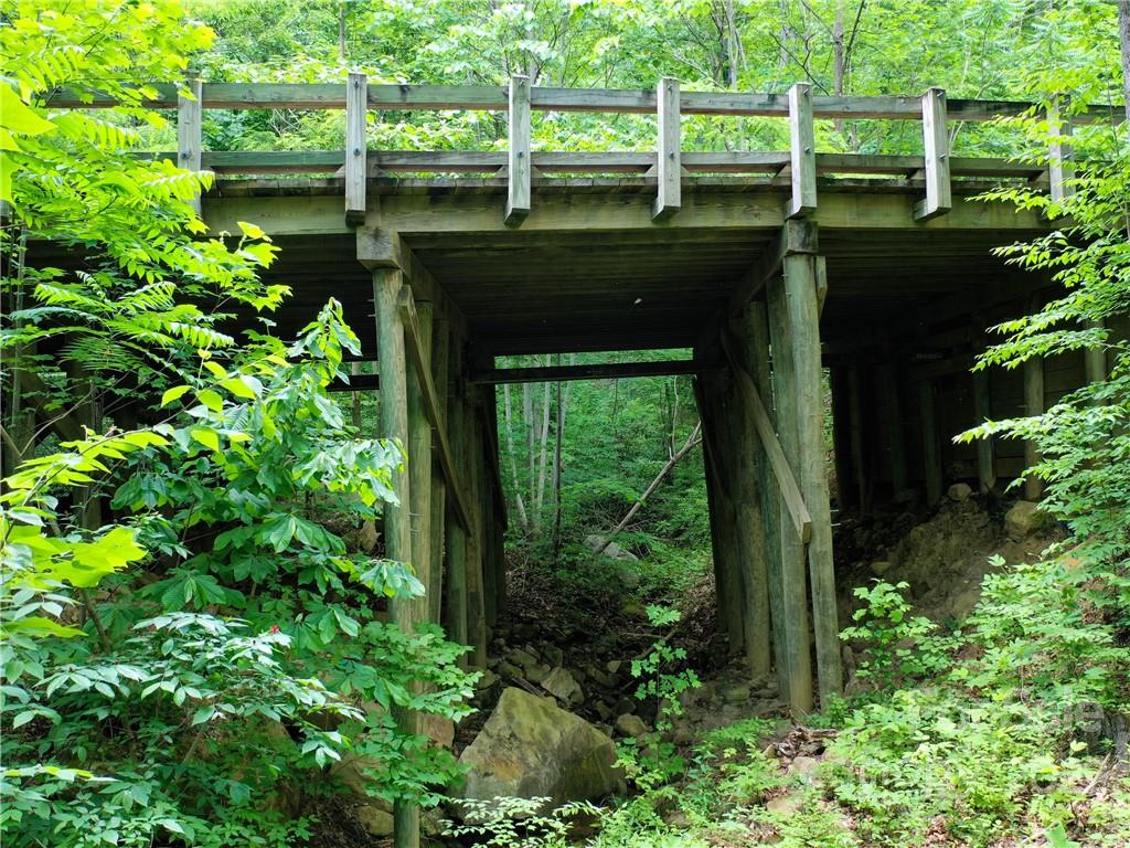 Brights Creek - Land