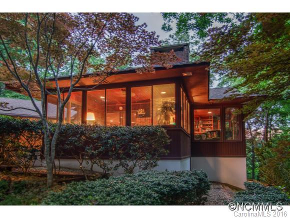 Looking for a private tranquil retreat? Less than 2 hours from Charlotte, 45 minutes from Asheville and right in the middle of Tryon Horse Country, this very special house feels like you’re a world away from everywhere. The house is a meticulously maintained piece of mid century modern architecture - all infrastructure is up to date.  Move in ready for easy one level living, and ultra rentable as an income property. Property is 4 lots in a low-density private wooded community on large lots.