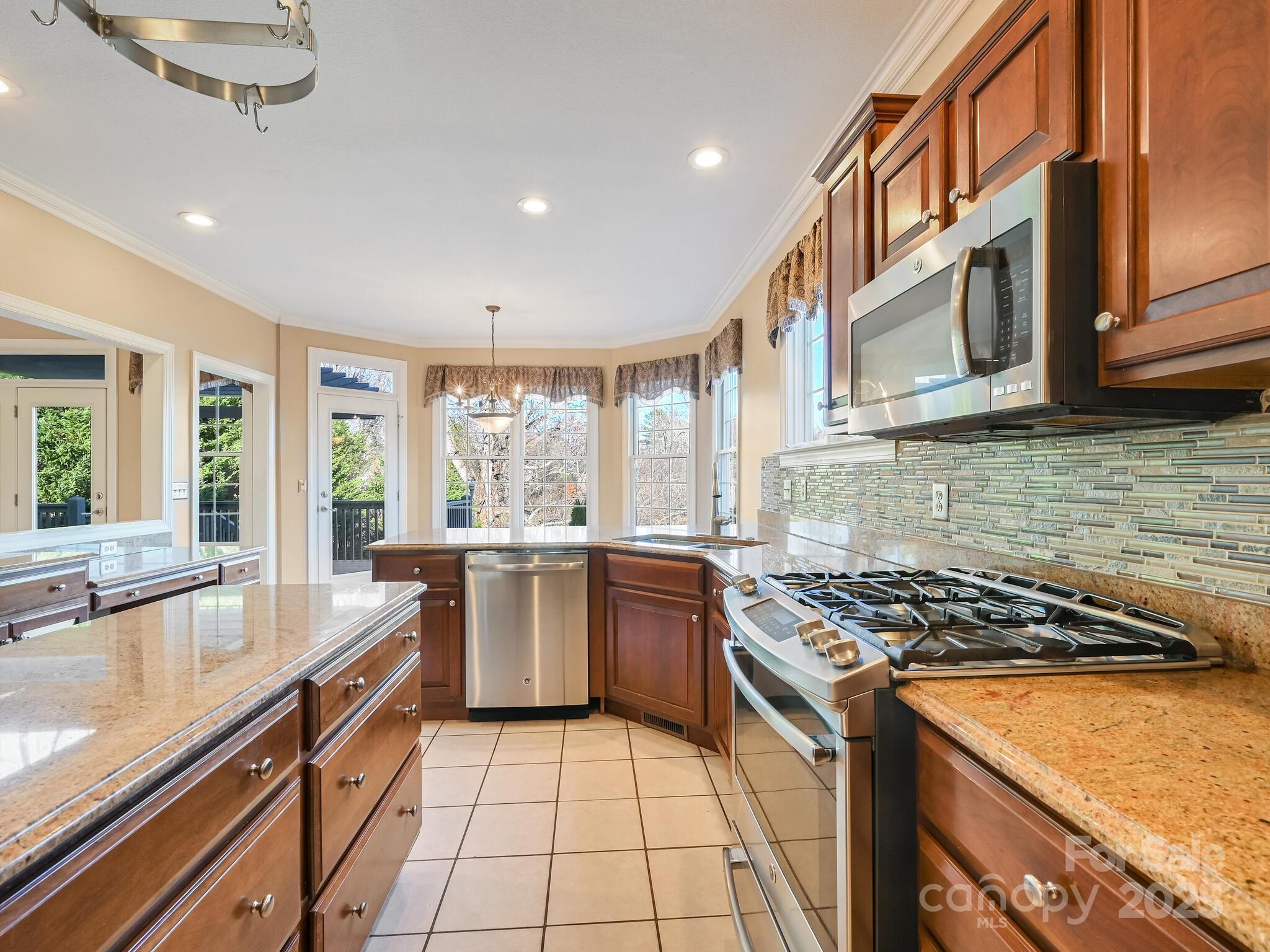 High Vista Falls - Residential