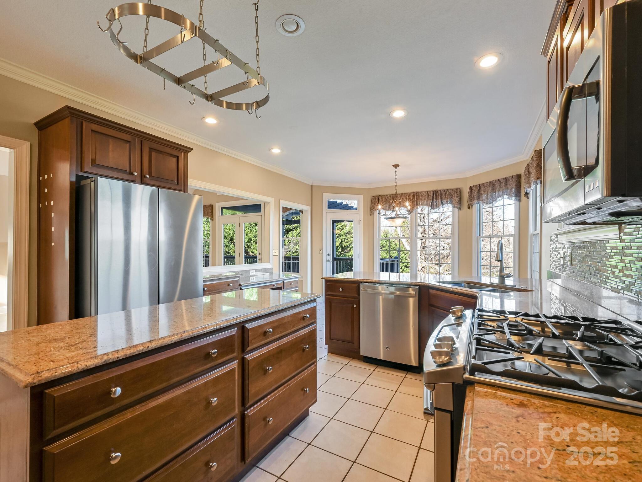 High Vista Falls - Residential
