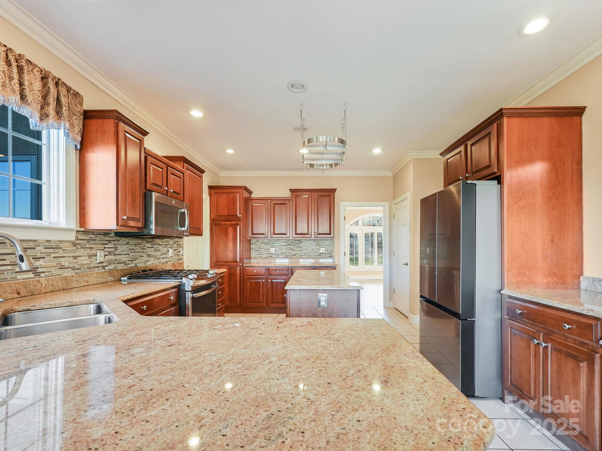 High Vista Falls - Residential