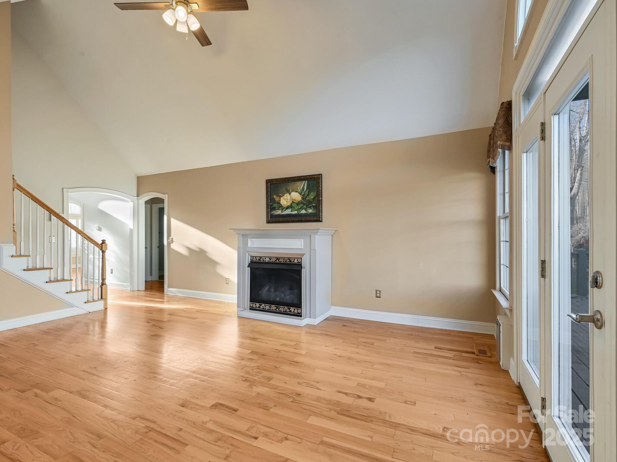 High Vista Falls - Residential