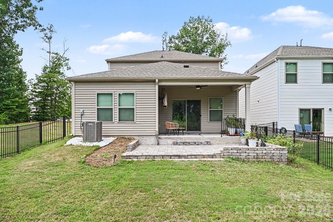 Larkhaven Hills - Residential