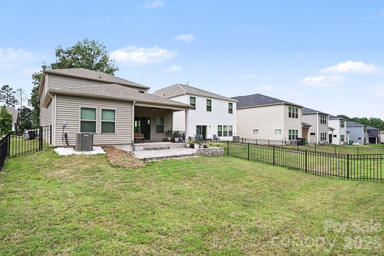 Larkhaven Hills - Residential