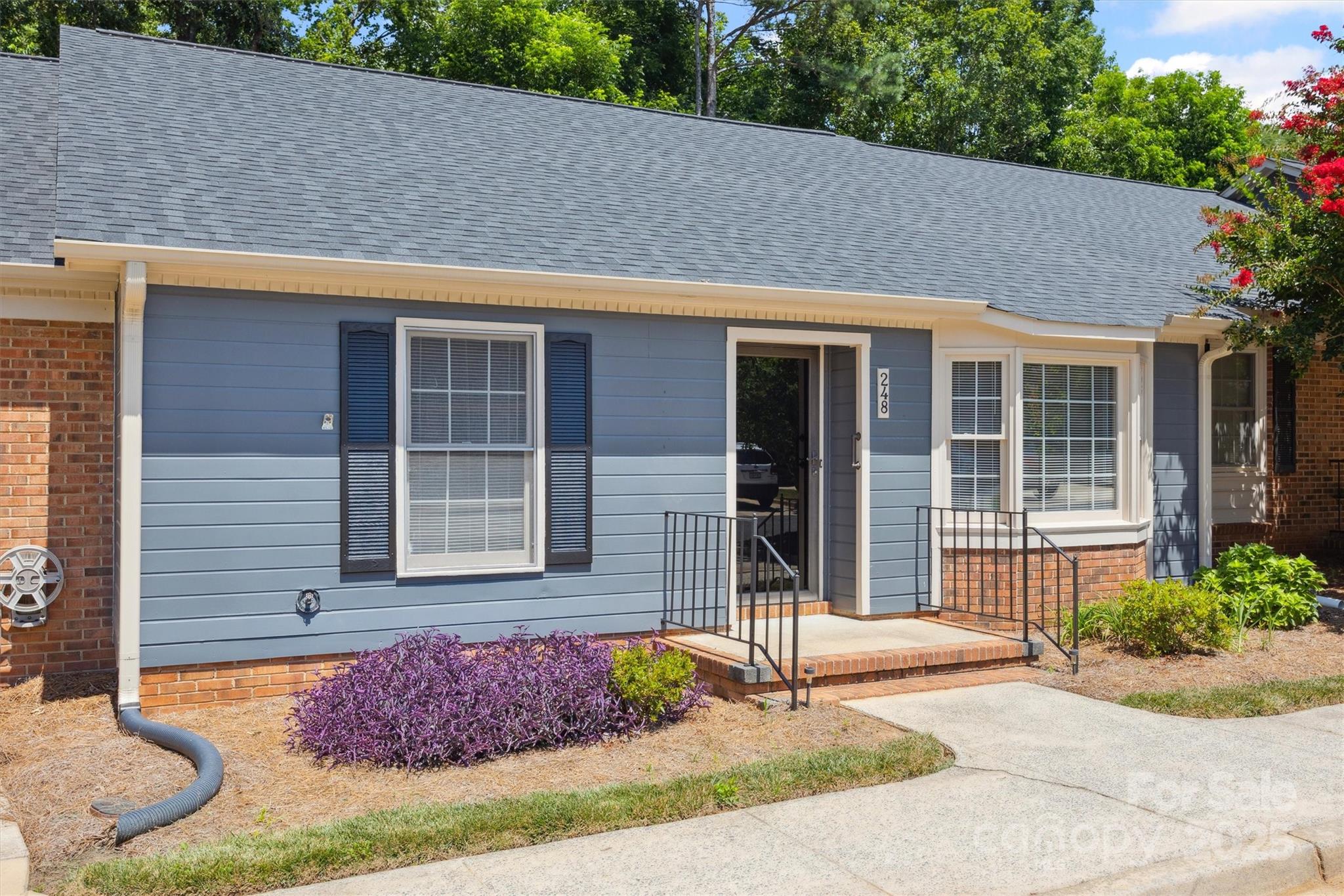 Olde Pointe - Residential