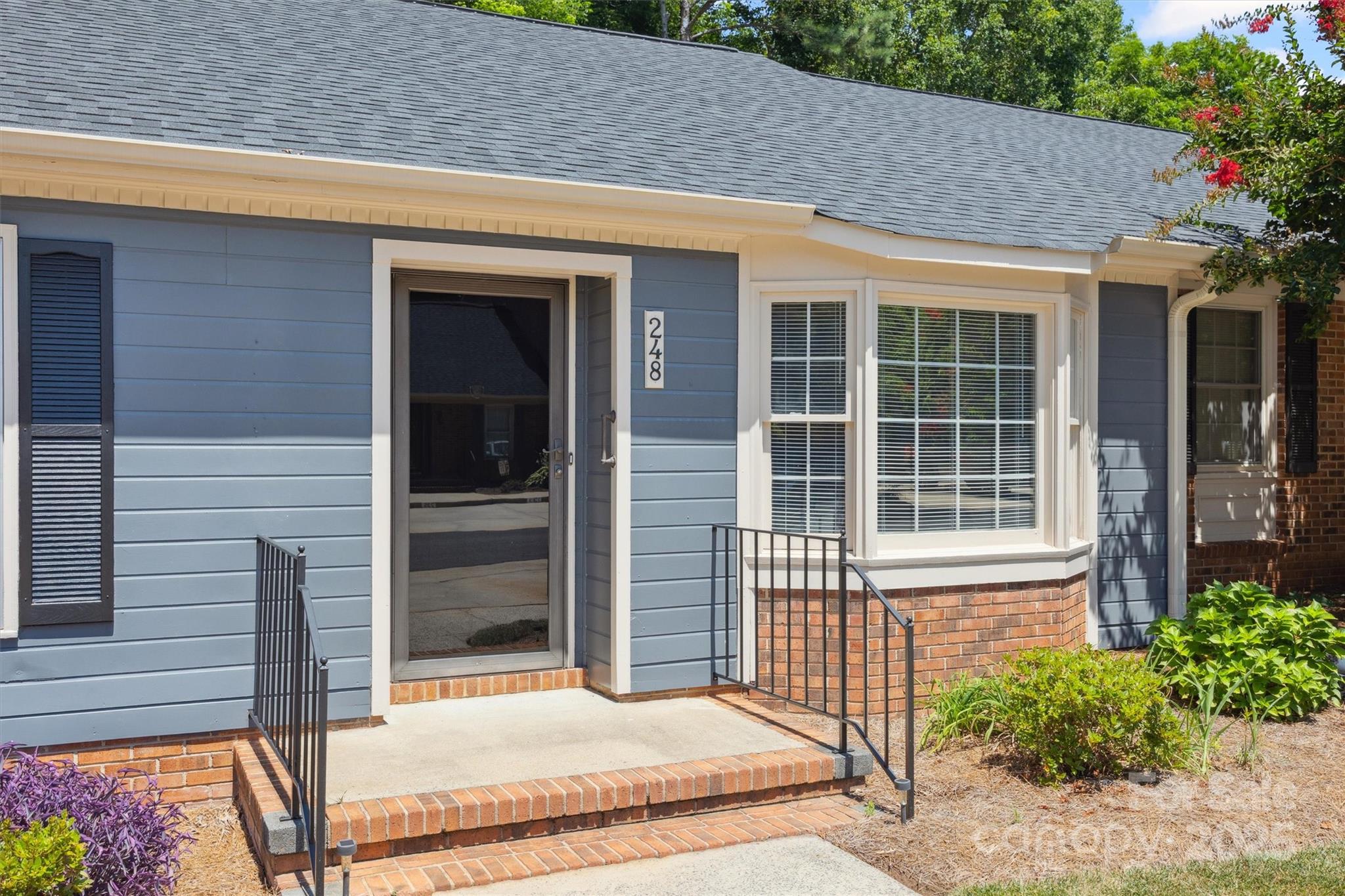 Olde Pointe - Residential