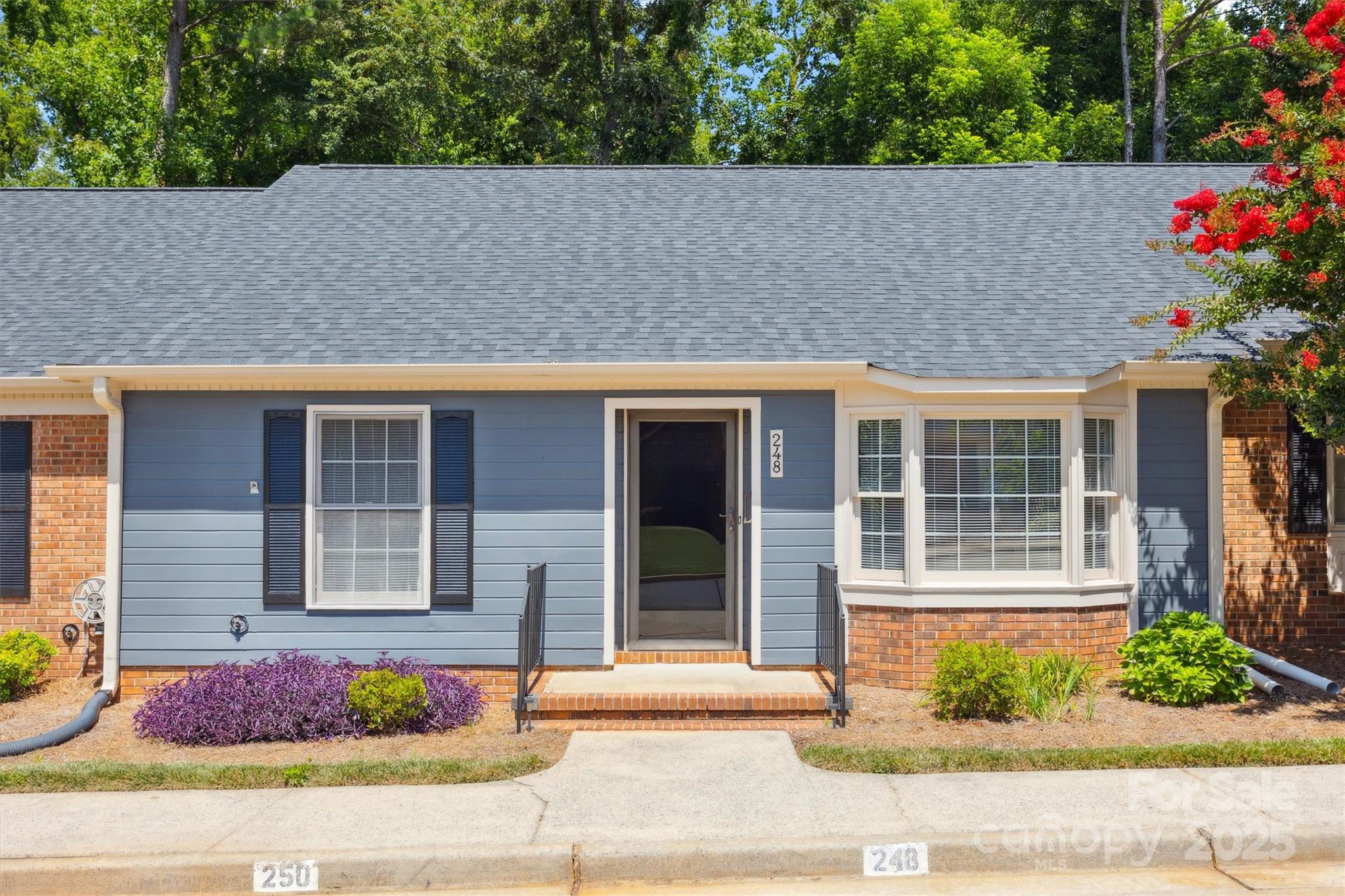 Olde Pointe - Residential