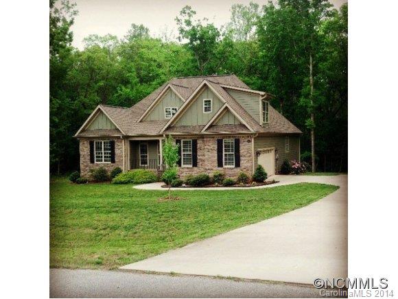 Move-in ready in quiet, desirable location! Spacious LR w/stone FP, high ceilings, formal DR, upscale kitchen w/breakfast bar, custom cabinets, s/s appliances, granite counters & breakfast area w/French doors to a den & glass doors to expansive deck. Split bdrm plan w/2 guest bedrooms & guest bath, master w/trey ceiling, luxury bath w/jet tub, tiled shower & huge walk-in closet. Heavy molding thru-out. 2nd Flr. bonus rm, great extra living space!